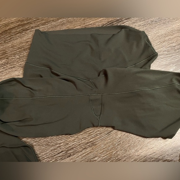 OFFLINE By Aerie Real Me High Waisted Legging in Olive Green Size Large - Picture 5 of 7